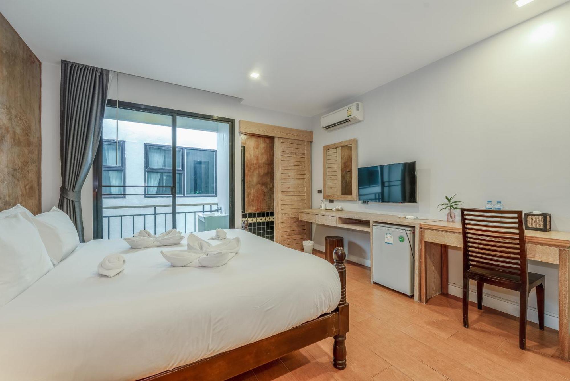 Coco Paradiso Phuket Sha Exterior photo