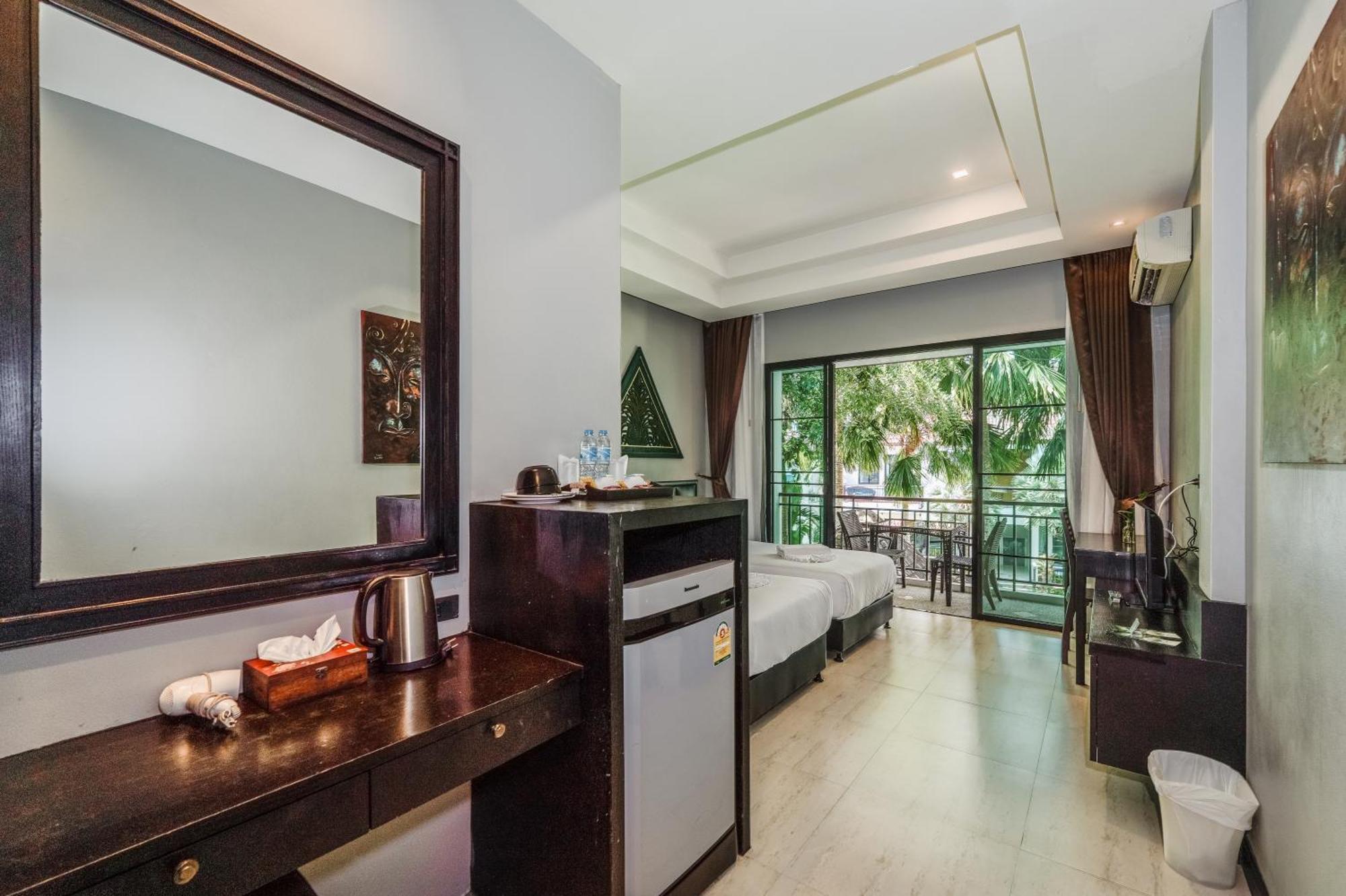 Coco Paradiso Phuket Sha Exterior photo